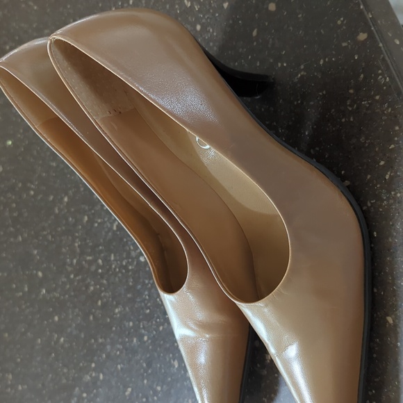 Classic camel leather women's 3 in pump - Picture 3 of 5